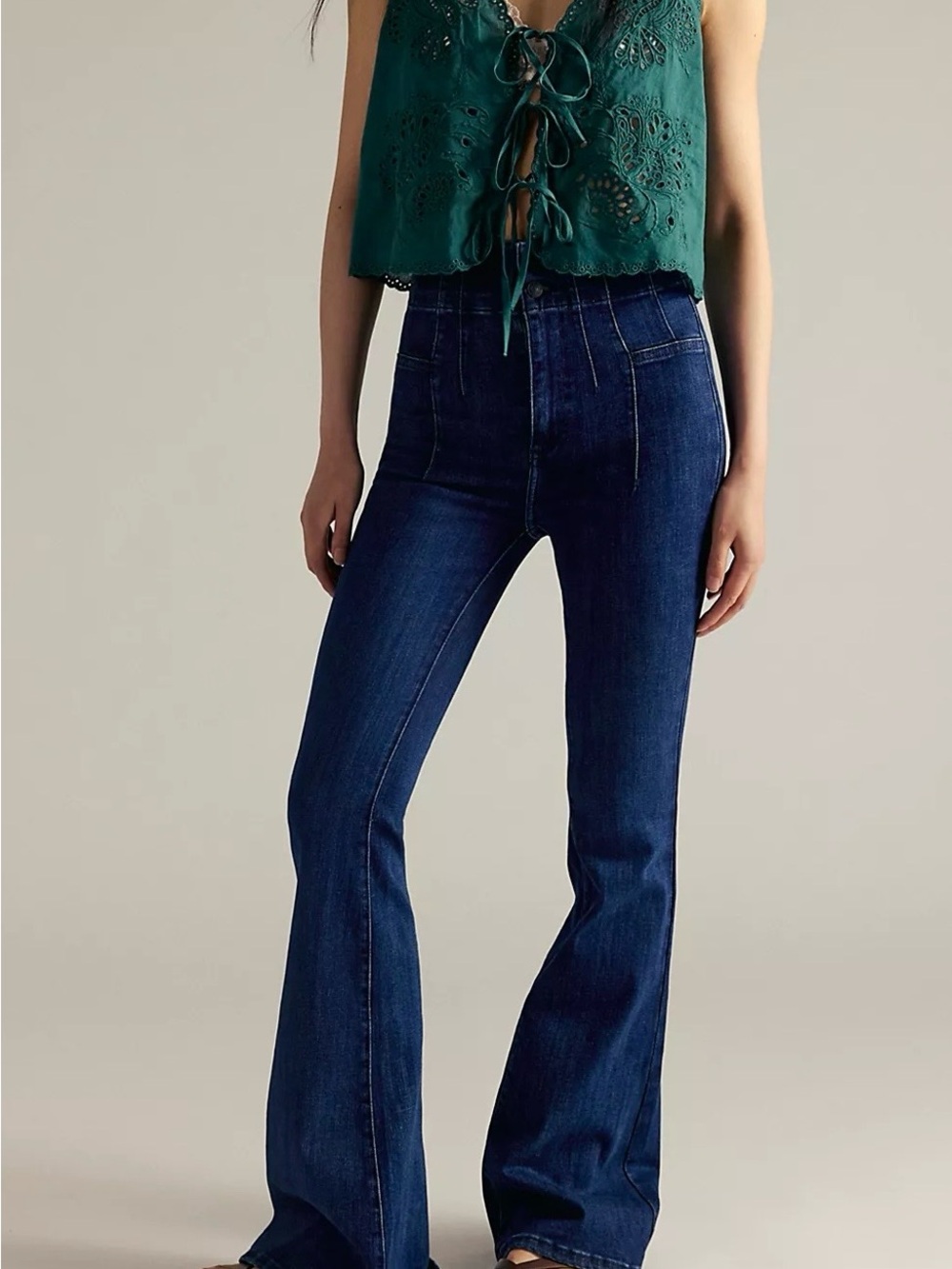 We the Free Women’s Jayde Flare Jeans. Size 4/ size 27